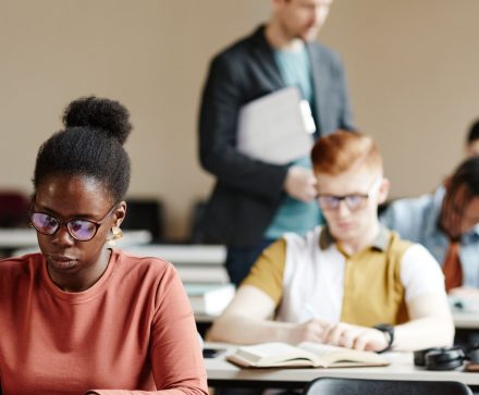 ¿Qué calculadora se permite en tu Comunidad para las pruebas EBAU? ¡Te contamos todo lo que necesitas saber!